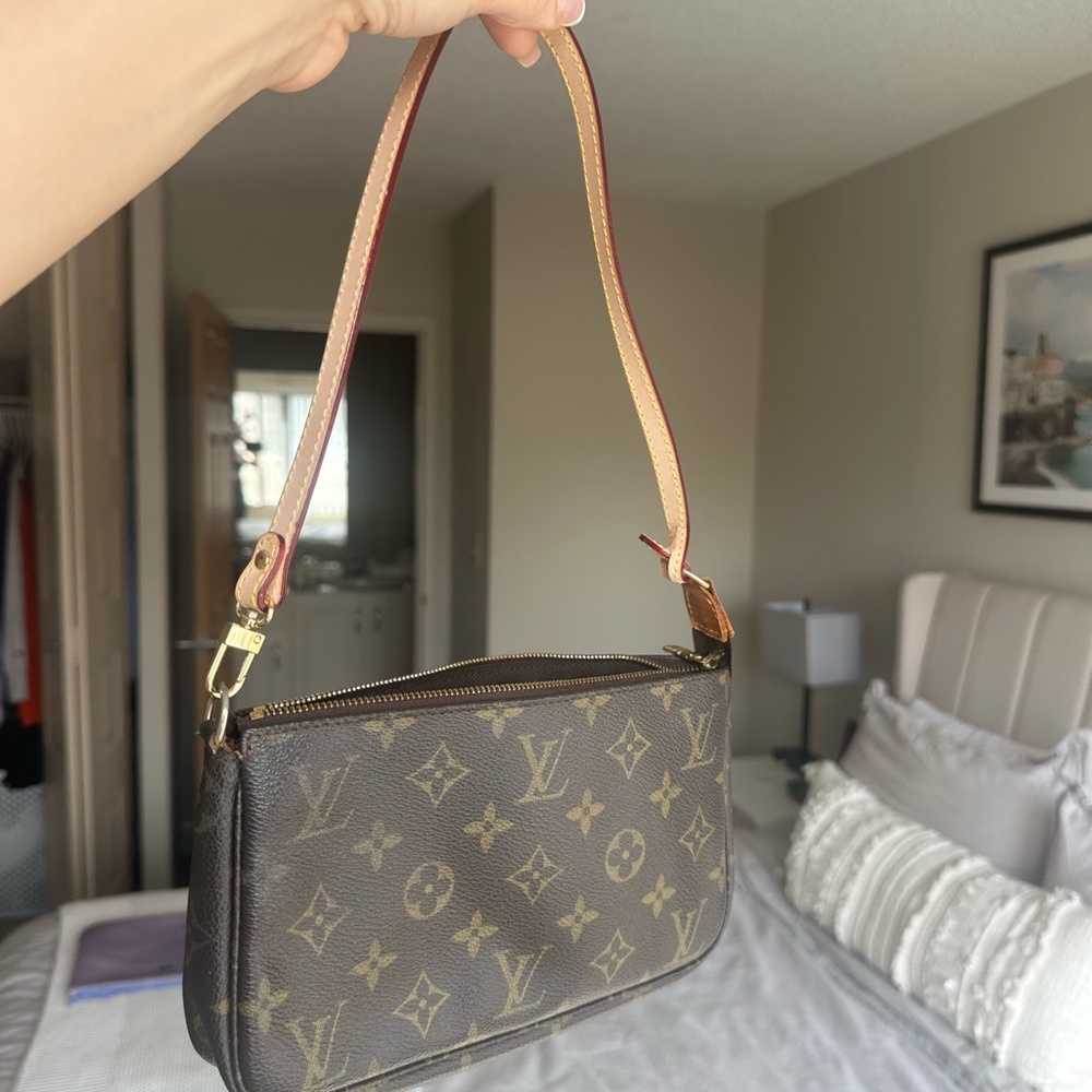 Louis Vuitton Monogram Brown Shoulder Bag - Picture 2 of 10